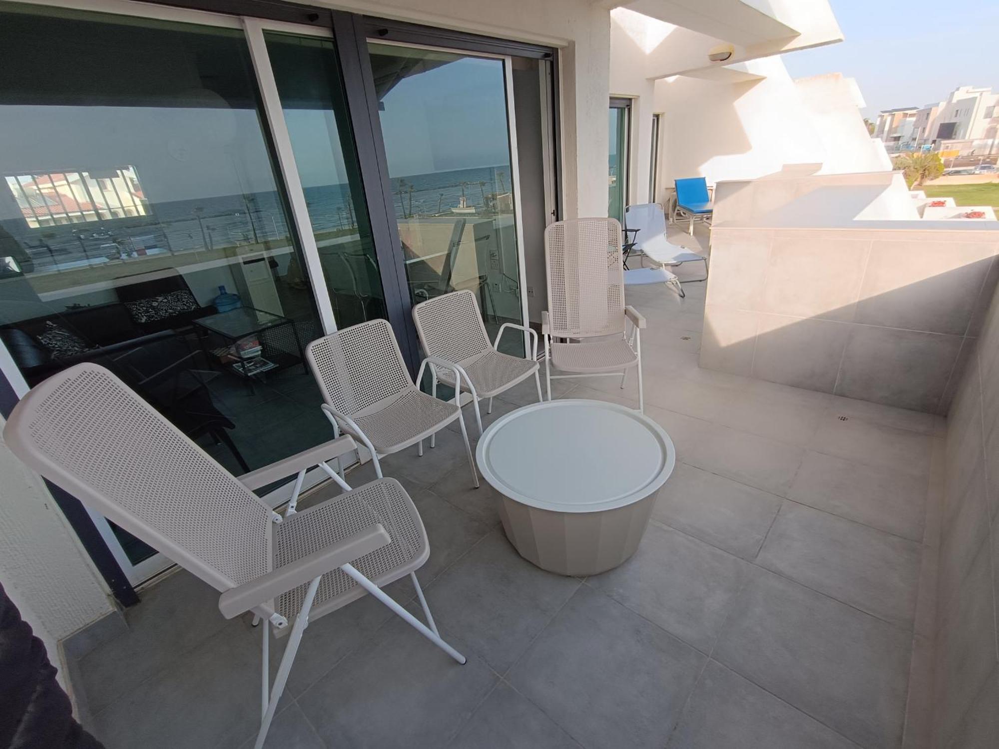 Julie'S Beach House Voroklini Bagian luar foto